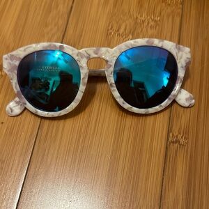 DIFF Round Sunglasses in Marble White & Purple with Blue Mirror Lenses